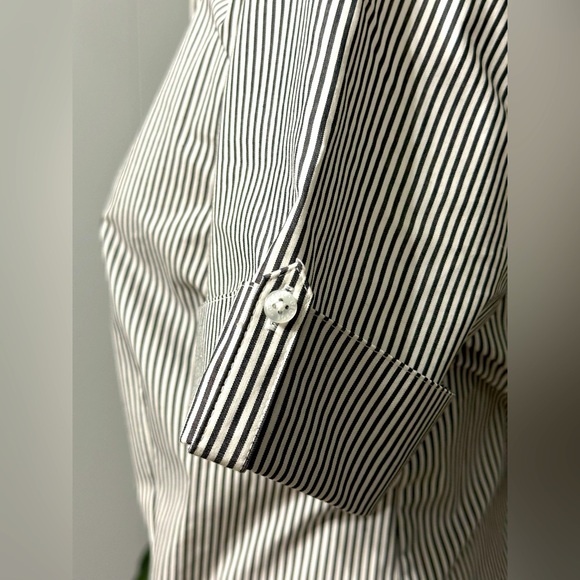 🛍️ George Stretches short sleeve button shirt with excellent condition. - Picture 6 of 6